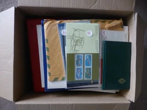 Large Canada Collection in albums and loose - Picture 1 of 9