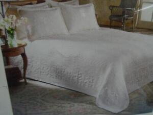 Crown Crafts Williamsburg William & Mary Matelasse Twin Cotton Bedspread