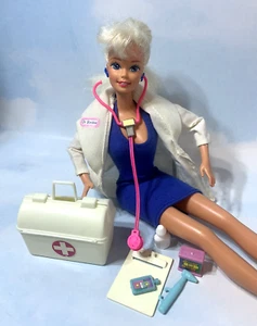 1993 Doctor Barbie Doll & Accessories **Working- New Batteries - Picture 1 of 4