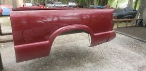 Chevrolet S-10 Short Bed - Fits 1994-2004 Rust Free in excellent condition!
