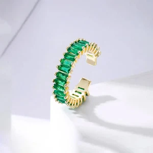 Elegante anillo ajustable verde esmeralda enchapado en oro para uso diario o de fiesta - Imagen 1 de 9