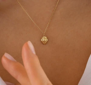 14K massiv Gold Mini Löwe Anhänger, kleiner Löwe Gold Anhänger, Löwenkopf Anhänger - Bild 1 von 5