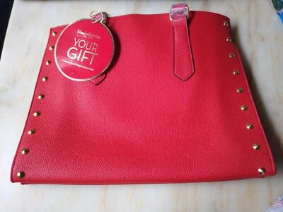 NUEVO Bolso de Mano Elizabeth Arden Cuero Rojo Tachuelas Doradas Fin de Semana Compras Viaje Foto 1 de 4