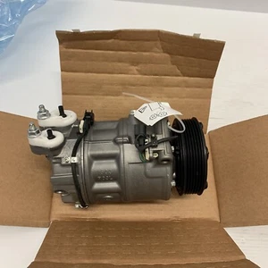 Genuine Land Rover Range Rover Air conditioning compressor lr093261 - Picture 1 of 5