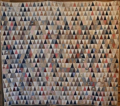 ANTIGUA COLCHA DE MEDIADOS DE 1800 ~ ENCICLOPEDIA DE TEXTILES para AMANTE DE LA TELA 1400 Triángulo Foto 1 de 4