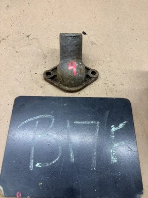 1967 年 1972 年雪佛兰 Gmc 卡车 K10 K30 K5 C10 原始设备制造商 STRIAGHT UP THERMOSTAT HOUSING — 第 1/4 张图片