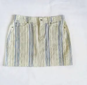 TWO by VINCE CAMUTO SZ 10 Short Skirt Blue Ivory Striped Denim Pockets Casual - Picture 1 of 8