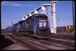 Original Rail Slide - CR Conrail 5066+ Cleveland OH 4-1997 - Picture 1 of 1