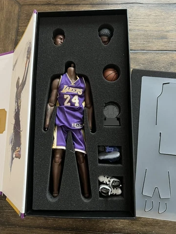 ENTERBAY NBA Kobe Bryant 1:6 Scale Action Figure - RM1065 NEVER ASSEMBLED Cover