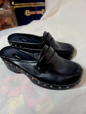 Xhilaration Shoes Womens SZ 8 Clog Black Faux Leather Casual Comfort Block Heel - Image 1 of 4