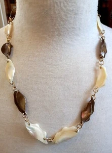 VINTAGE 1970/80s MOTHER OF PEARL Necklace Natural/Shell Pieces UNIQUE STUNNING. - Picture 1 of 12
