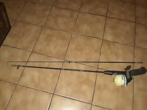 VINTAGE DAIWA S80 SPINCASTING REEL AND FISHING POLE 60"  - Picture 1 of 4