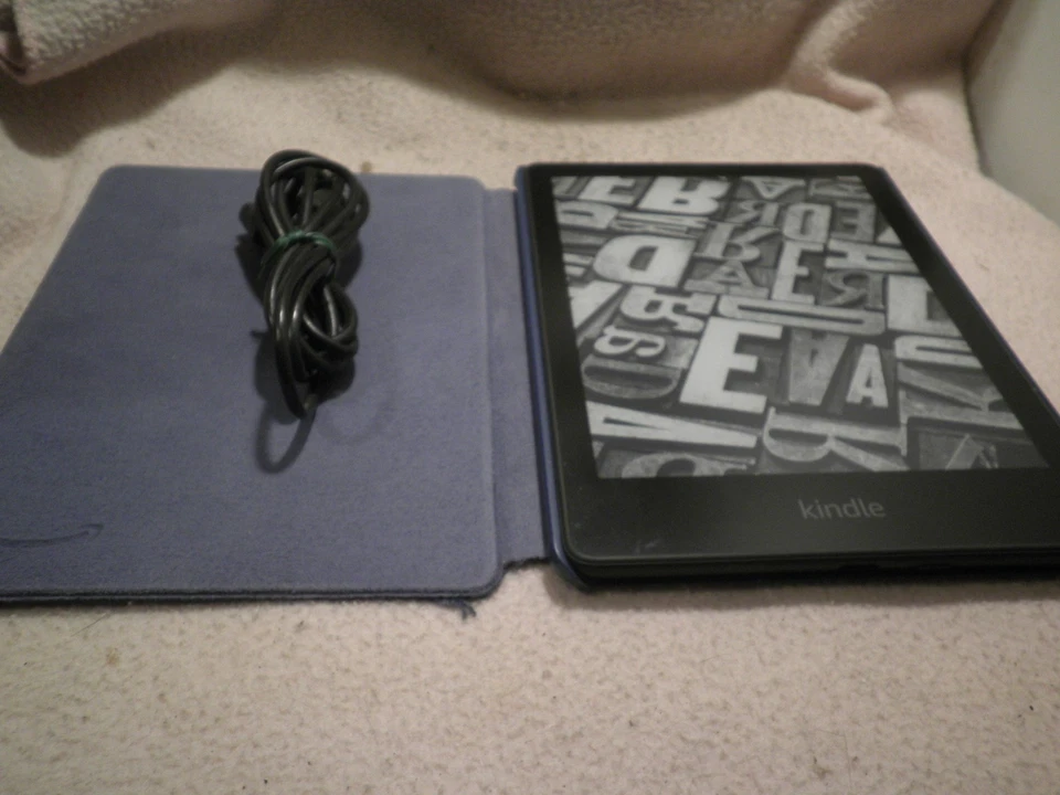 KINDLE PAPERWHITE EBOOK 11° GEN. 32GB SIGNATURE EDITION WIFI OTTIMO PERFETTO - Immagine 1 di 4