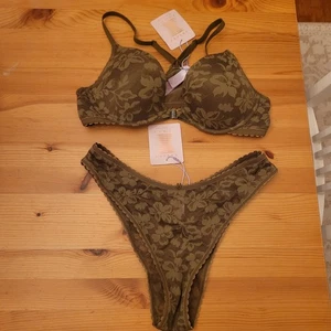 Savage X Fenty Lavish Lace Front-Closure Push-Up Bra 32B Brazilian Panty M Set - Picture 1 of 23