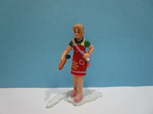 Schleich ® Menschen / Figur - Kind - Mädchen mit Karotte fütternd aus 13905 - Bild 1 von 2