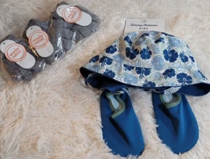 ✨Lot 9 Girls Cap And Winter Gloves One Size . Slippers Are 7/8 Total Pieces 9 - Picture 1 of 6