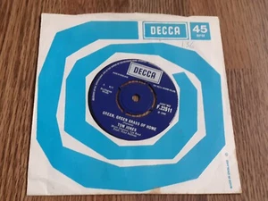 TOM JONES - GREEN GREEN GRASS OF HOME 7" 1966 UK DECCA RECORDS - Picture 1 of 4