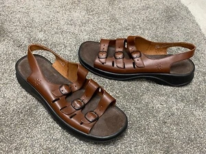 CLARKS Springers Dk BROWN Strappy Leather Low Heel Sandals - 10M 33022 EUC - Picture 1 of 6