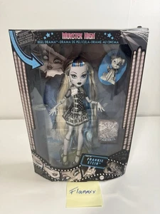 Mattel Monster High Reel Drama Puppe mit Poster FRANKIE STEIN in schwarz-weiß - Bild 1 von 12