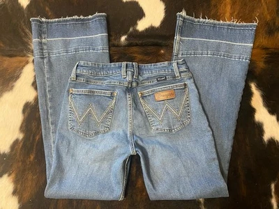 Women’s Wrangler Retro Mae Mid Rise Raw Hem Trouser Jeans Size 29x32, 112338905 - Image 1 of 4