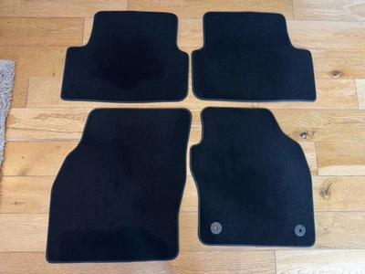 Juego alfombrillas coche SEAT IBIZA / ARONA FR SPORT 2017-2025 INTERIOR TERCIOPELO PREMIUM Foto 1 de 4