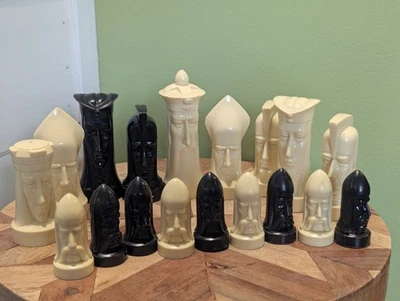 Ajedrez gótico, juego de 18 piezas de juego, de colección años 50 Peter Ganine esculpido. Foto 1 de 4