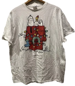 Snoopy Men’s Large T-shirt Woodstock Stocking Lights Peanuts 100% Cottton - Picture 1 of 5