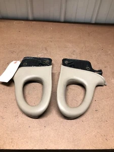 2000 2001 2002 2003 2004 2005 2006 CHEVROLET TAHOE SUBURBAN REAR GRAB HANDLE OEM - Picture 1 of 9