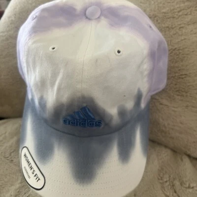  Gorra ajustable Adidas para mujer color relajado lavado - azul cielo ambiente precio de venta sugerido por el fabricante $26 Foto 1 de 4