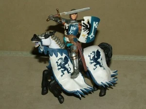 PAPO ITALY 2006 MEDIEVAL KNIGHT ON HORSE BACK ACTION FIGURE - Picture 1 of 6