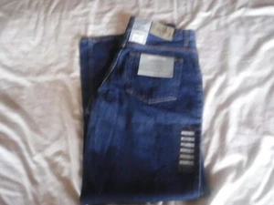 NEW Geoffrey Beene Easy Relaxed Denim Blue Jeans Tag 32x32 measured Size 31x32 - Picture 1 of 9