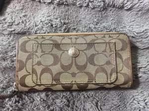 COACH SIGNATURE PENELOPE ACCORDIAN ZIP AROUND WALLET BROWN (used Original) - Picture 1 of 6