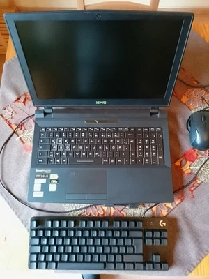 XMG Ultra 15 U507 Clevo Gaming Notebook I7 9700K, RTX 2060, 32 GB, TOP Zustand! - Bild 1 von 4