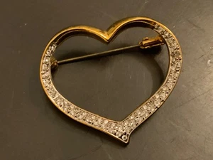 BUTLER TONO DORADO BROCHE CORAZÓN PIN CRISTAL - Imagen 1 de 7