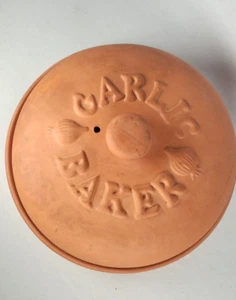 Vintage Terra Cotta Garlic Baker 4 Bulb Capacity - Imagen 1 de 7