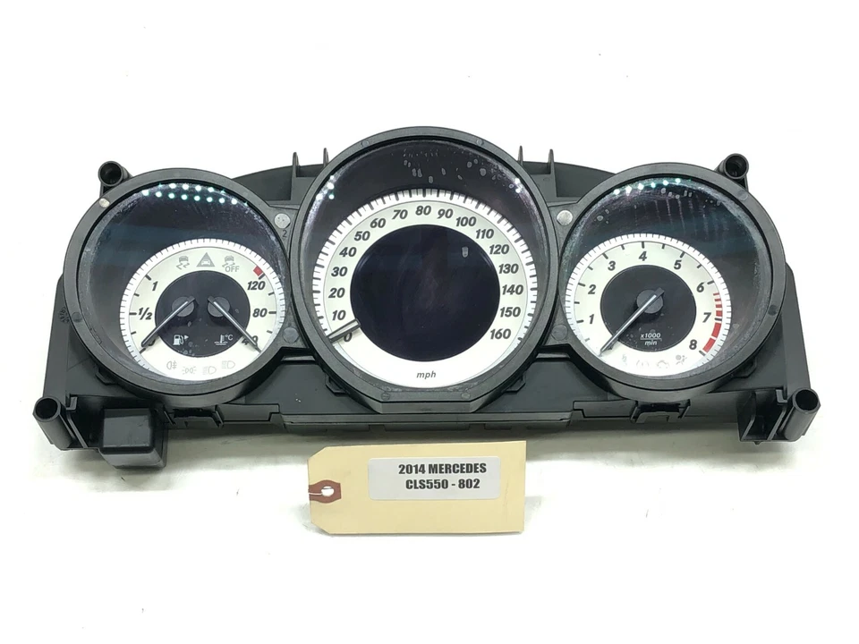 Mercedes-Benz CLS550 W218 2012-2018 velocímetro fabricante de equipos originales 60.695 millas. Foto 1 de 4