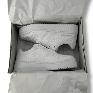 NEW Calvin Klein White Aelora Sneakers Size 6 Casual Logo Lace Up Flats NWT - Picture 1 of 19