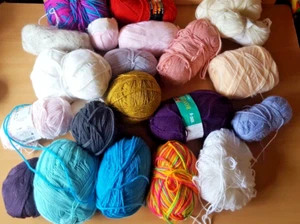 Großes Konvolut 60+ verschiedene Farben Wollknäuel Garn zum Häkeln/Stricken sehr guter Zustand - Bild 1 von 6