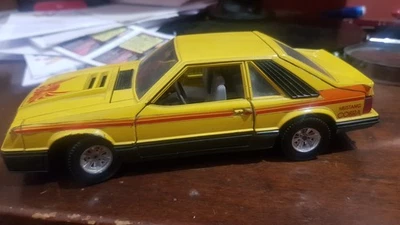 BURAGO BBURAGO 0182 1/24 FORD MUSTANG GIALLO VINTAGE - Immagine 1 di 4