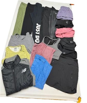 Mujer Atlético Lote de 17 Pantalones Cortos Pequeños Legging Camisa Sudadera con Capucha Sujetador sin Mangas Foto 1 de 4