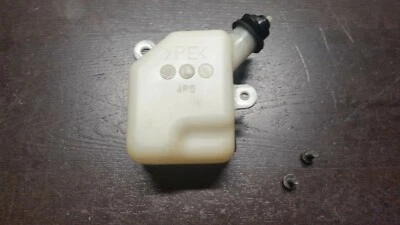 Yamaha FZ6R 2013 | Depósito de refrigerante | Usado OEM Foto 1 de 4