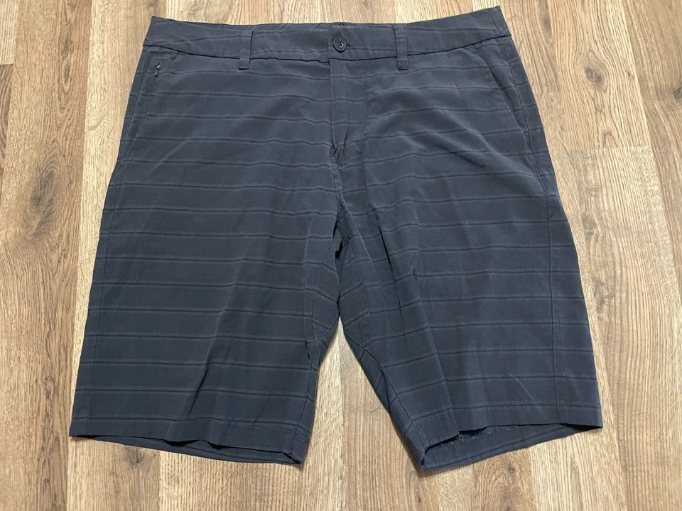 Pantalones Cortos Hang Ten, Para Hombre Talla 36, Gris Negro, Rayas, Frente Plano Foto 1 de 4