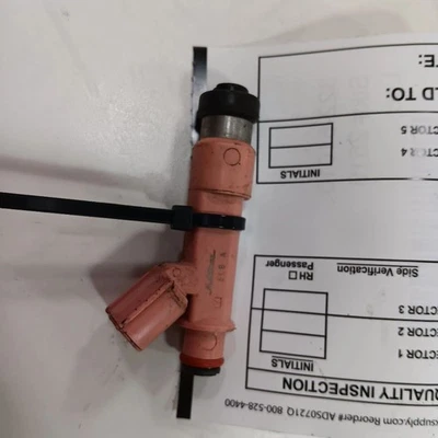 Inyector de inyección de combustible Toyota Prius C VIN B3 12-19 Toyota Prius Foto 1 de 4