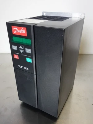 Danfoss VLT 2800   195N1099   VLT2875PT4B20STR1DBF00A00 - Bild 1 von 4