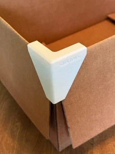 4er Set Karton Klappenhalter - Eckclip für Kartonverpackung - wiederverwendbarer Clip - Bild 1 von 13