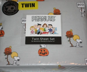 Berkshire Peanuts Halloween Sheet Set TWIN 3 PCS Gray Snoopy Woodstock - Picture 1 of 2