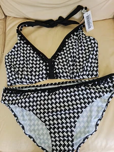GOTTEX white & black bikini - 38FF and size 18 bottoms - Gorgeous - Picture 1 of 2
