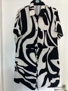 Shein Monochrome Abstract Pattern Playsuit Size L - Picture 1 of 9