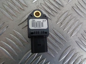 Toyota Auris 1.6 Benzin 5-Türer 2008 Beifahrerseite Mitte Crashsensor 89831-02060 - Bild 1 von 4