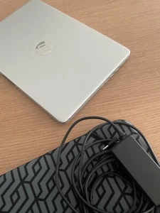 ordinateur portable Hp. De couleur gris - Photo 1/5